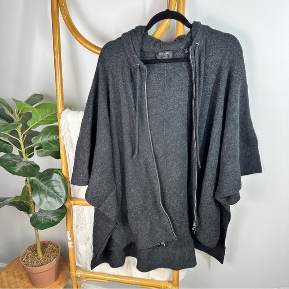 christopher fischer Jackets & Blazers - Christopher Fischer Cashmere Grey Hooded Short Sleeve Cardigan sz XS/S